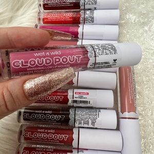 Wet n wilds lip cloud pout lip mousse collection